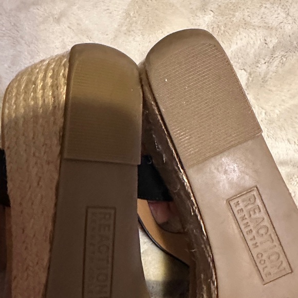 Kenneth Cole Reaction Black and Tan Wedge Sandals - Picture 10 of 10